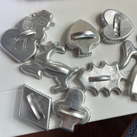 Vintage Cookie Cutters Bundle Of 12 Silver Assorted Shapes - Picture 2 of 4